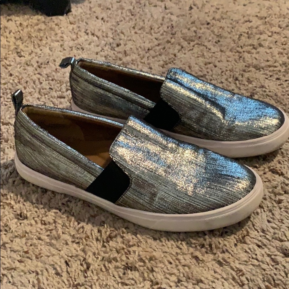 Metallic slip-on flats
